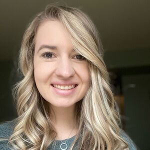 Meet your Posher, Paige 🤍